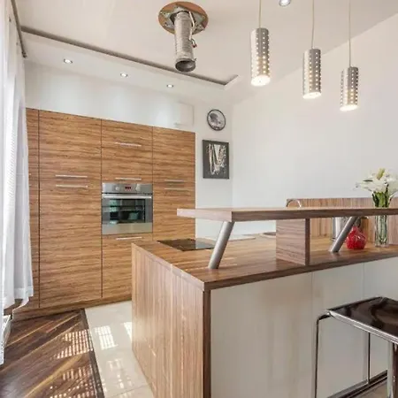 Apartment Urban Nest - Szafarnia 5 *