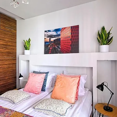 Urban Nest - Szafarnia 5 *